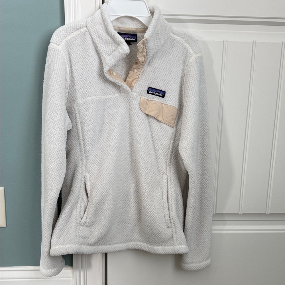 Patagonia Cream and Beige Fleece Jacket